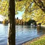 شقة Panorama Pur - Gemuetlich, Ruhige Lage Mit Loggia Und Panoramablick لينداو