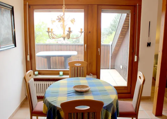 Panorama Pur - Gemuetlich, Ruhige Lage Mit Loggia Und Panoramablick 아파트 *